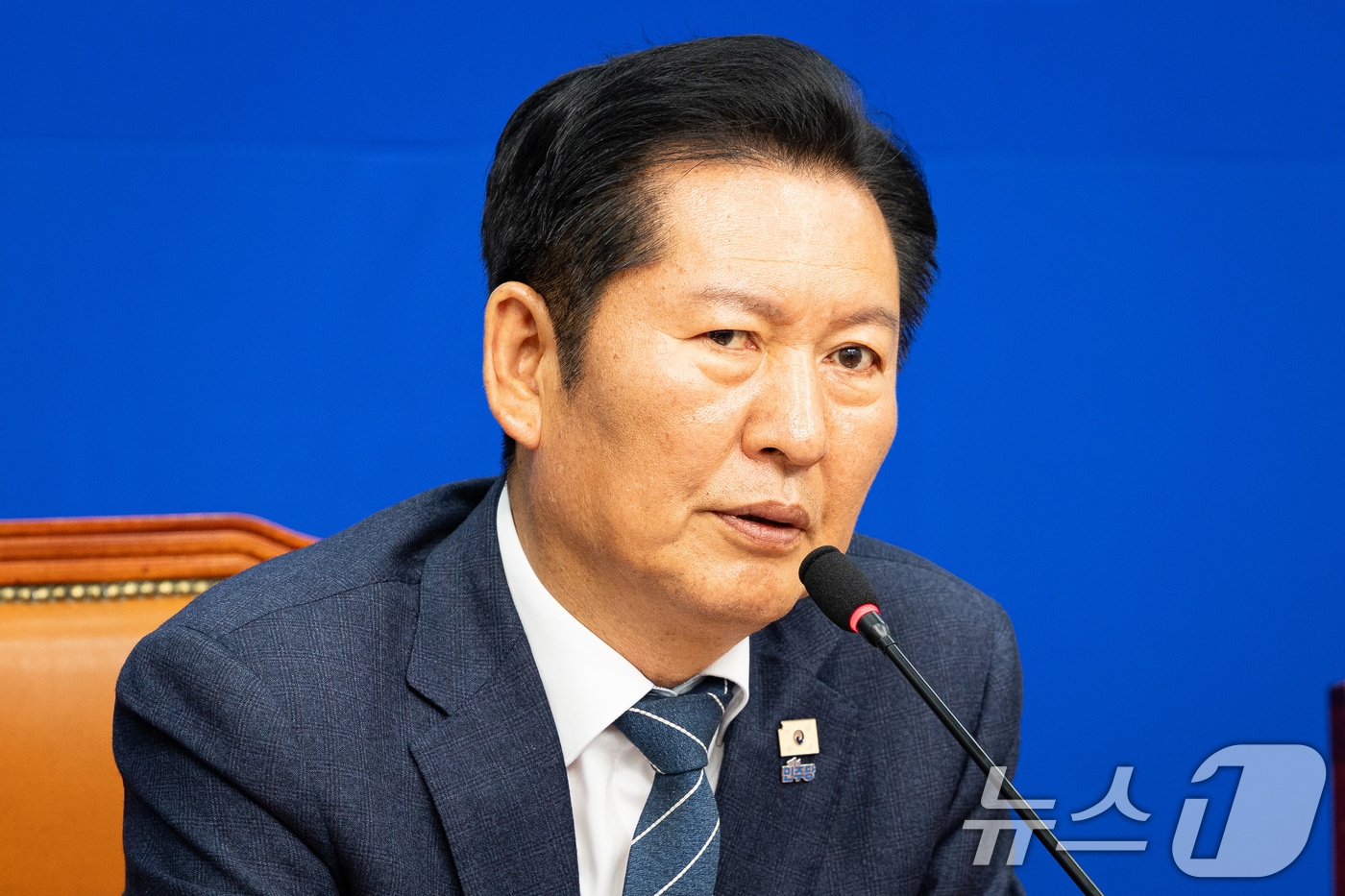 정청래 더불어민주당 대표가 30일 서울 여의도 국회에서 열린 '착!붙 공약 프로젝트' 16호·17호·18호·19호 공약 발표에 참석해 모두 발언을 하고 있다. 2026.4.30 ⓒ 뉴스1 유승관 기자