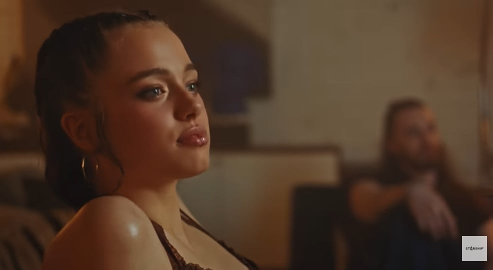 안젤리나 졸리 딸 /우주소녀 다영 '왓츠 걸 투 두' 뮤직비디오 티저 캡처