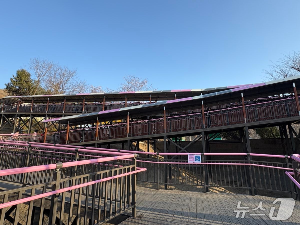 무장애 데크로드(경기 부천시 제공/뉴스1)