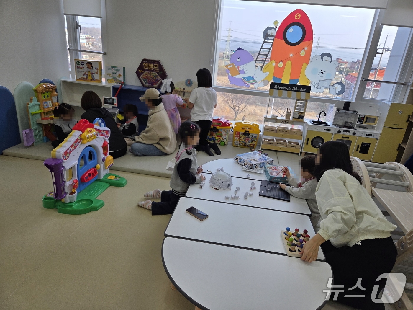 논산시 공동육아나눔터 운영장면 (논산시 제공.재판매 및 DB금지)/뉴스1