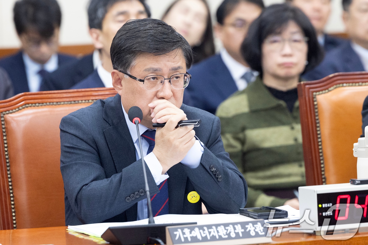  김성환 기후에너지환경부 장관이 서울 여의도 국회에서 열린 제434회국회(임시회) 기후에너지환경노동위원회 1차 전체회의에서 의원 질의를 듣고 있다. 2026.4.7 ⓒ 뉴스1 이승배 기자