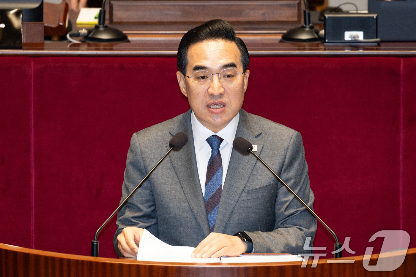 박홍근 기획예산처 장관이 7일 서울 여의도 국회에서 열린 제434회 국회(임시회) 예산결산특별위원회 제1차 전체회의에서 2026년도 제1회 추가경정예산안 제안설명을 하고 있다. 2026.4.7 ⓒ 뉴스1 유승관 기자