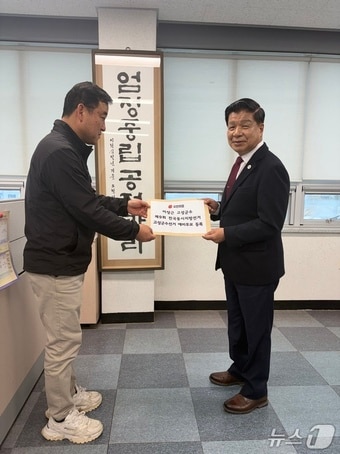 예비후보 등록을 하고 있는 이상근 고성군수.(이상근 군수 측 제공. 재판매 및 DB금지)