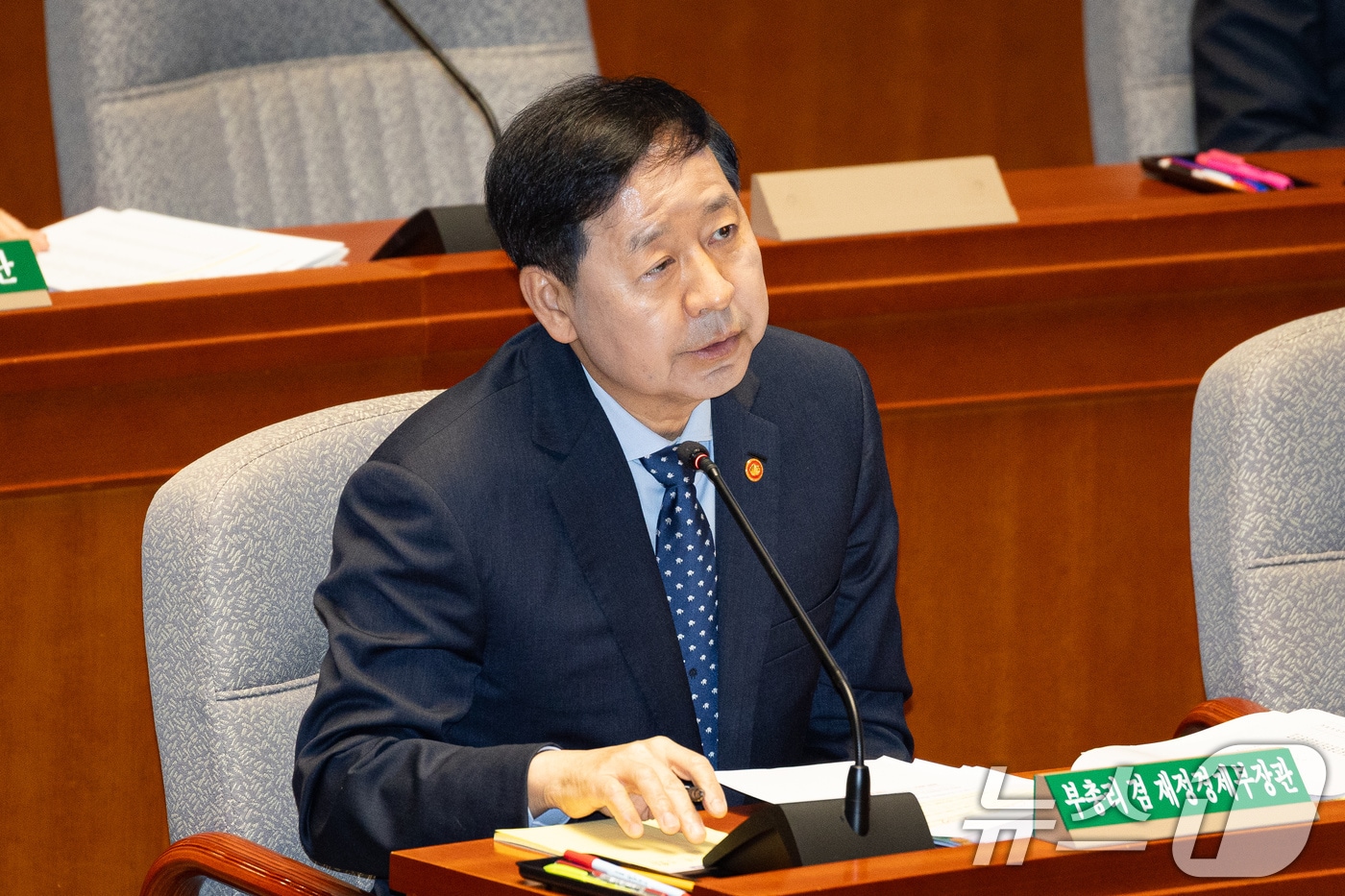 구윤철 부총리 겸 재정경제부 장관이 7일 서울 여의도 국회에서 열린 제434회 국회(임시회) 예산결산특별위원회 제1차 전체회의에서 의원 질의에 답하고 있다. 2026.4.7 ⓒ 뉴스1 유승관 기자