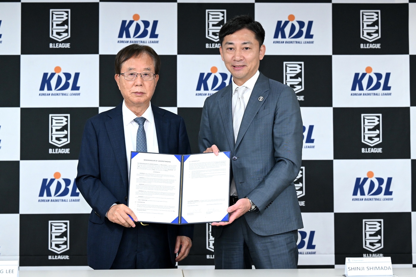 KBL은 11일 KBL 센터에서 일본 프로농구 리그 B.리그와 상호 발전을 위한 업무협약(MOU)을 체결했다.(KBL 제공)