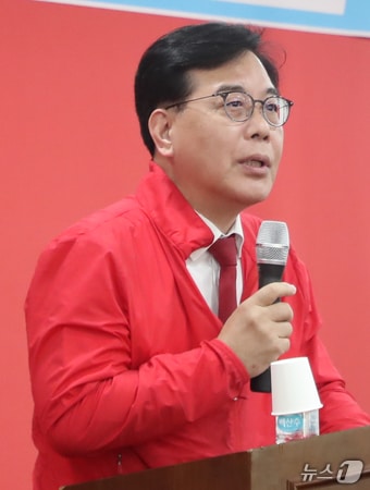 송언석 "전과 있고 이상한 파란당 후보...윤용근·이용우 깨끗 유능" - 뉴스 썸네일 이미지