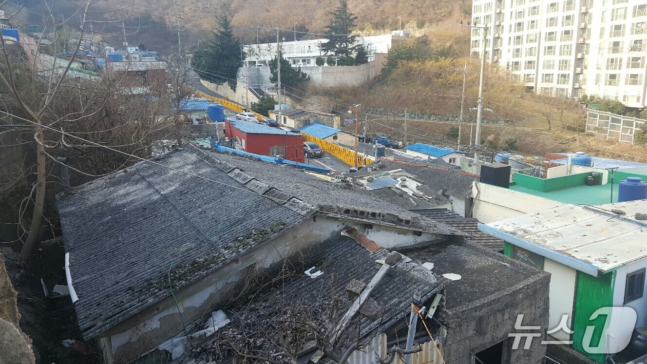 슬레이트 지붕이 설치된 주택 모습 (부산환경공단 제공. 재판매 및 DB금지)