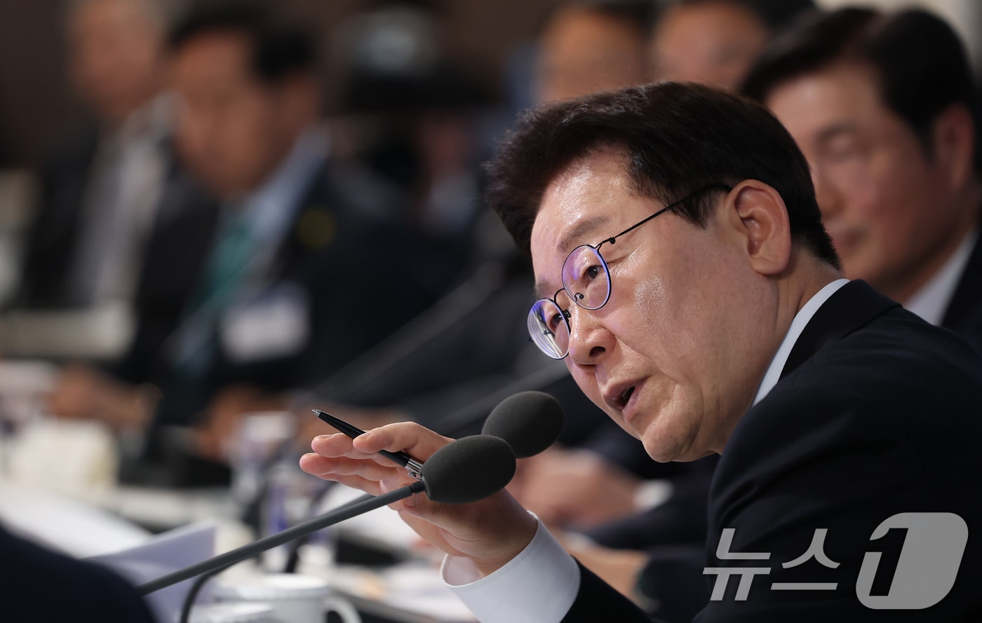 李 "조선업 AI 안전관리 검토"…노동자 감시 우려에 "방법 찾아야"(종합)