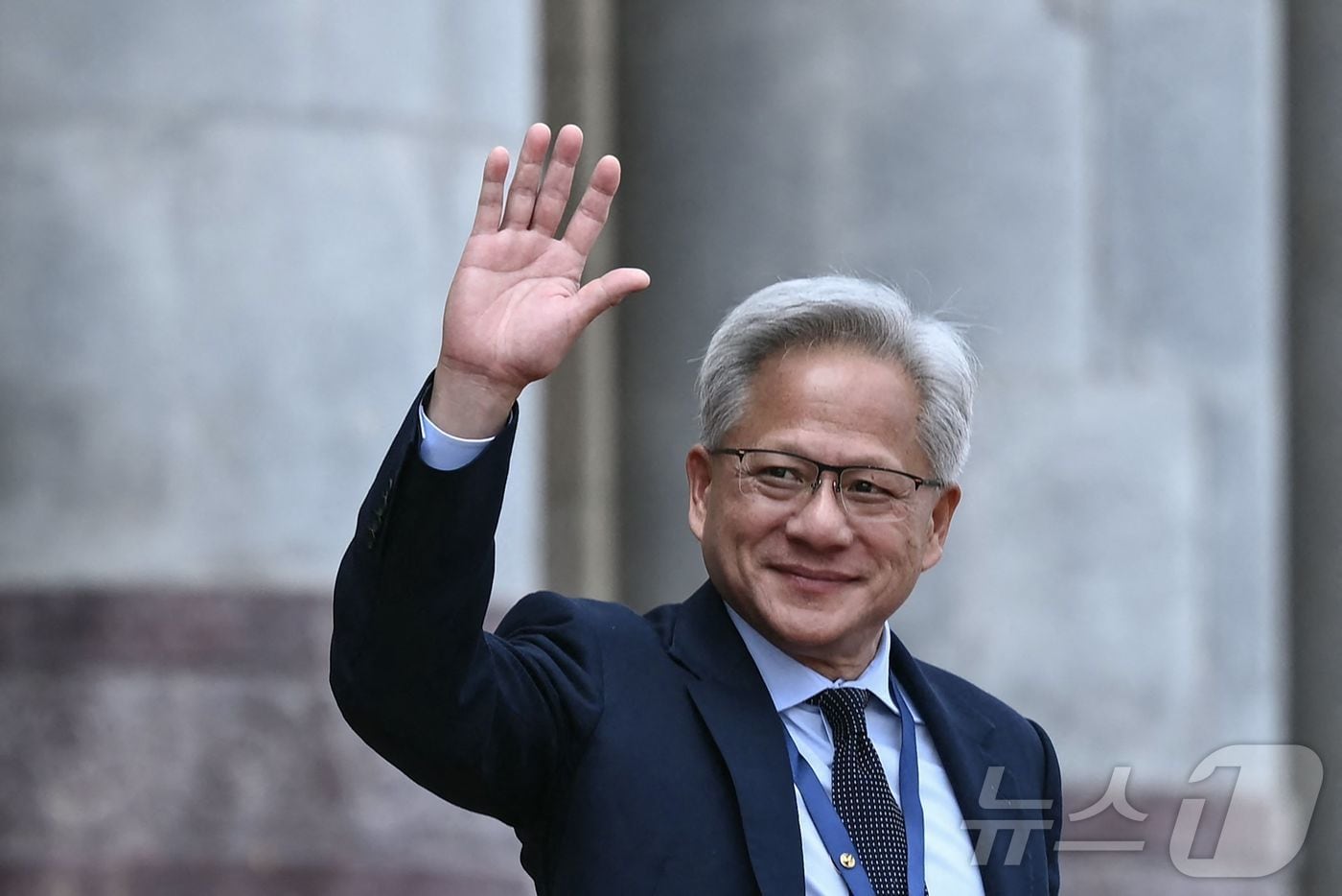 젠슨 황 "중국, 결국 엔비디아 AI칩 수입 허용할 것"