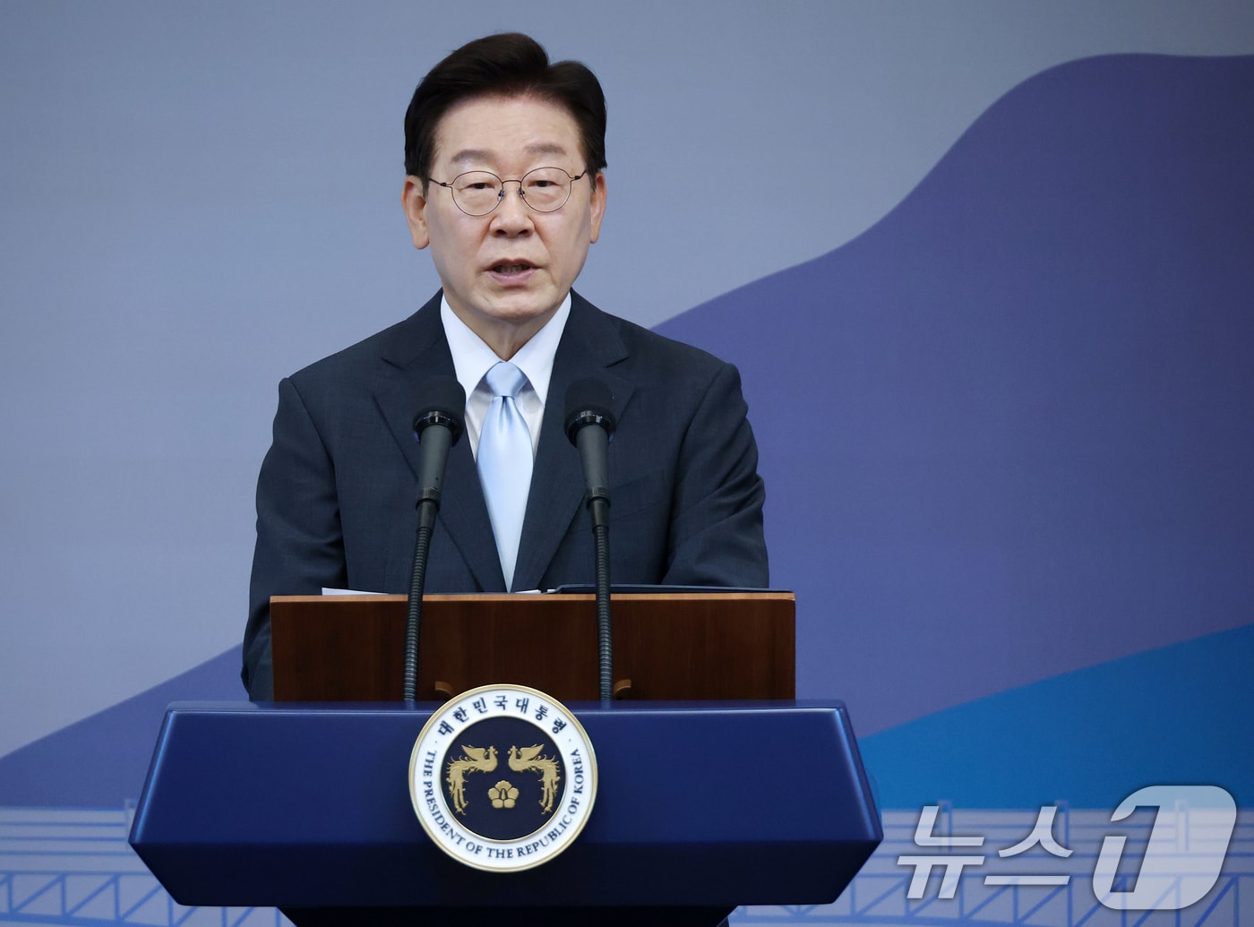 이재명 대통령이 19일 경북 안동의 한 호텔에서 다카이치 사나에 일본 총리와 공동언론발표를 하고 있다. (청와대통신사진기자단) 2026.5.19 ⓒ 뉴스1 허경 기자