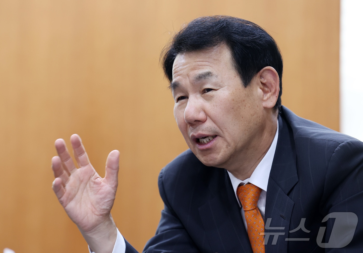 정은보 "韓, 아시아 거점거래소 돼야...일본 이기고 중국과 경쟁" - 뉴스 썸네일 이미지