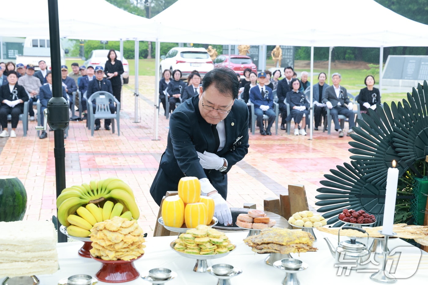 계룡시는 21일 엄사근린공원 내 충령탑에서 호국영령의 숭고한 희생정신과 위훈을 기리기 위해 위패봉안식을 거행했다. (계룡시 제공.재판매 및 DB금지)/뉴스1