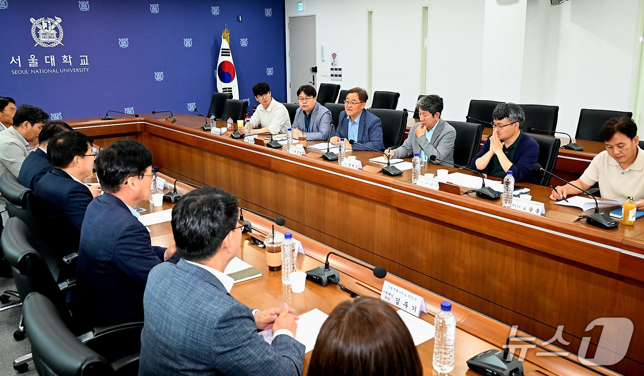 강원 평창군과 서울대 그린바이오 과학기술연구원(GBST)가 21일 서울대 평창캠퍼스에서 '평창군-GBST 지역 상생 업무협의회'를 개최했다. (평창군 제공. 재판매 및 DB금지) 2026.5.21/뉴스1