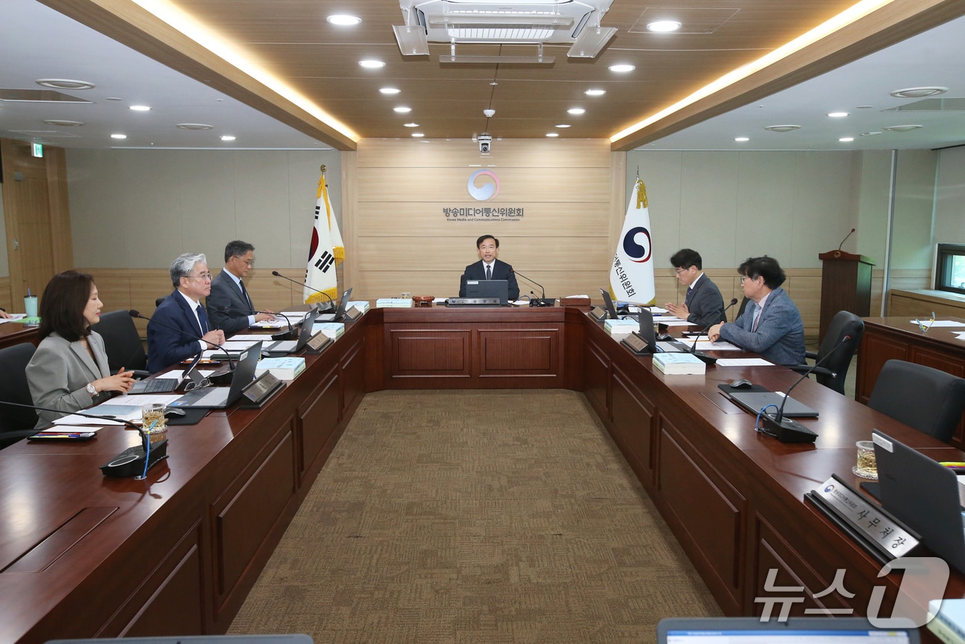 방미통위, 홈쇼핑 산업으로 '진흥' 첫발..."송출수수료 중재"(종합) - 뉴스 썸네일 이미지