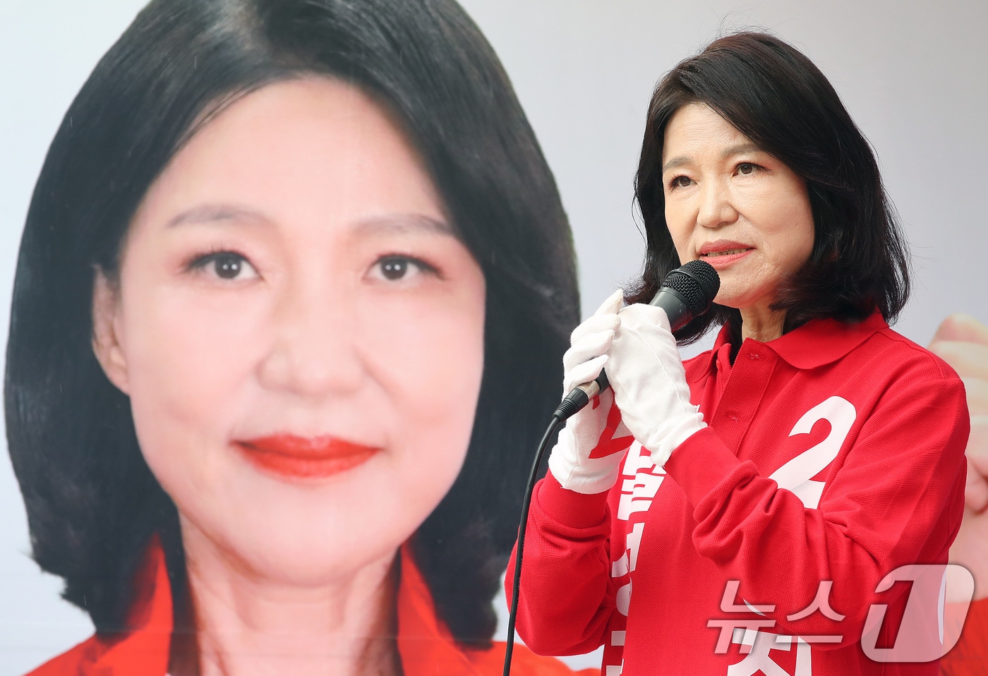 대구 달성군 국회의원 보궐선거에 출마한 이진숙 국민의힘 후보가 지난 5월 23일 달성군 다사읍 도시철도 2호선 대실역 만남의 광장에서 지지를 호소하고 있다. (사진은 기사 내용과 무관함) ⓒ 뉴스1 공정식 기자