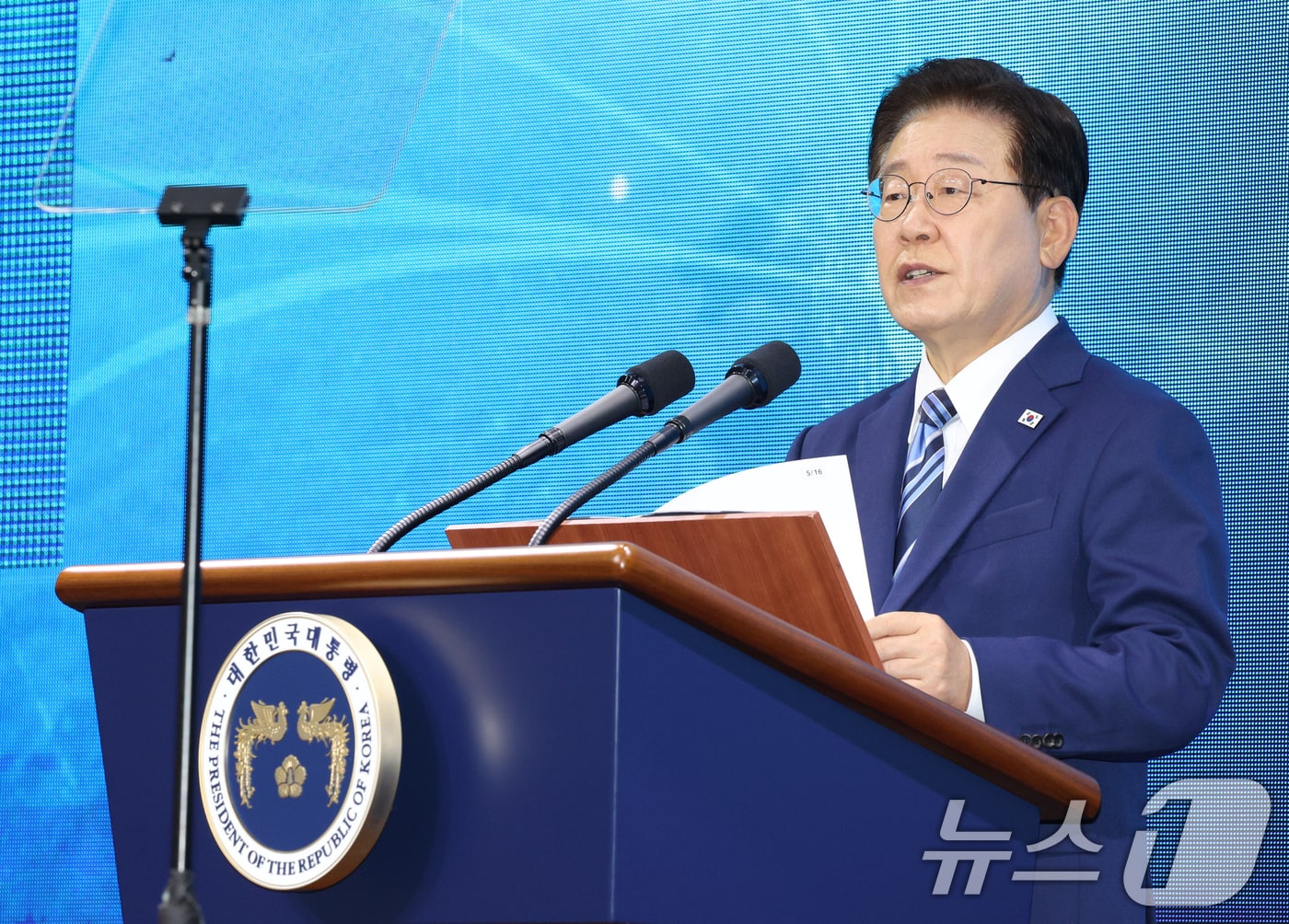 이재명 대통령이 27일 부산 영도구에서 열린 제31회 바다의날 기념식에서 기념사를 하고 있다. (청와대통신사진기자단) 2026.5.27 ⓒ 뉴스1 허경 기자