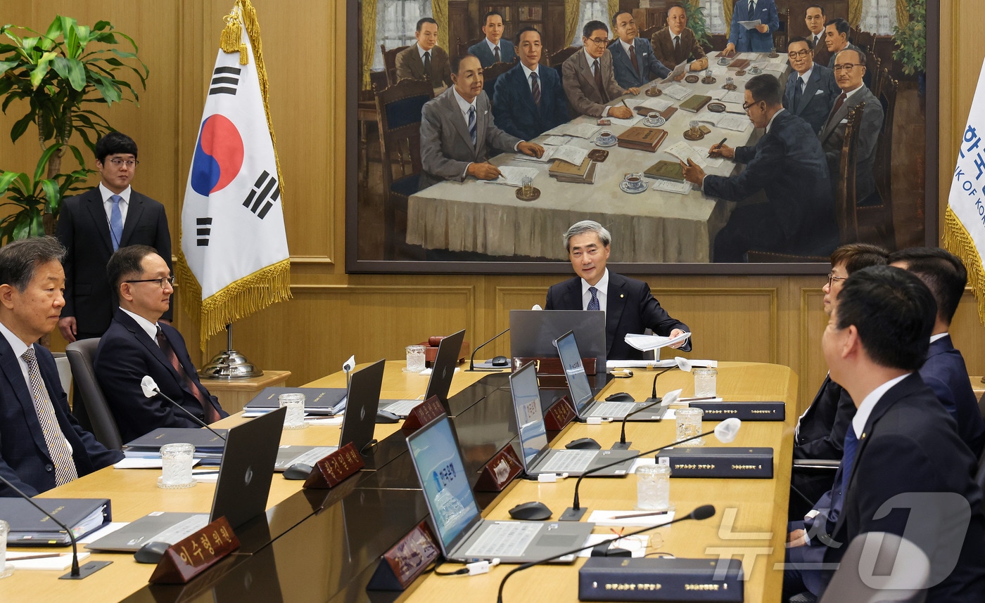 신현송 한국은행 총재가 28일 오전 서울 중구 한국은행에서 열린 금융통화위원회 본회의를 주재하고 있다. 2026.5.28 ⓒ 뉴스1 사진공동취재단