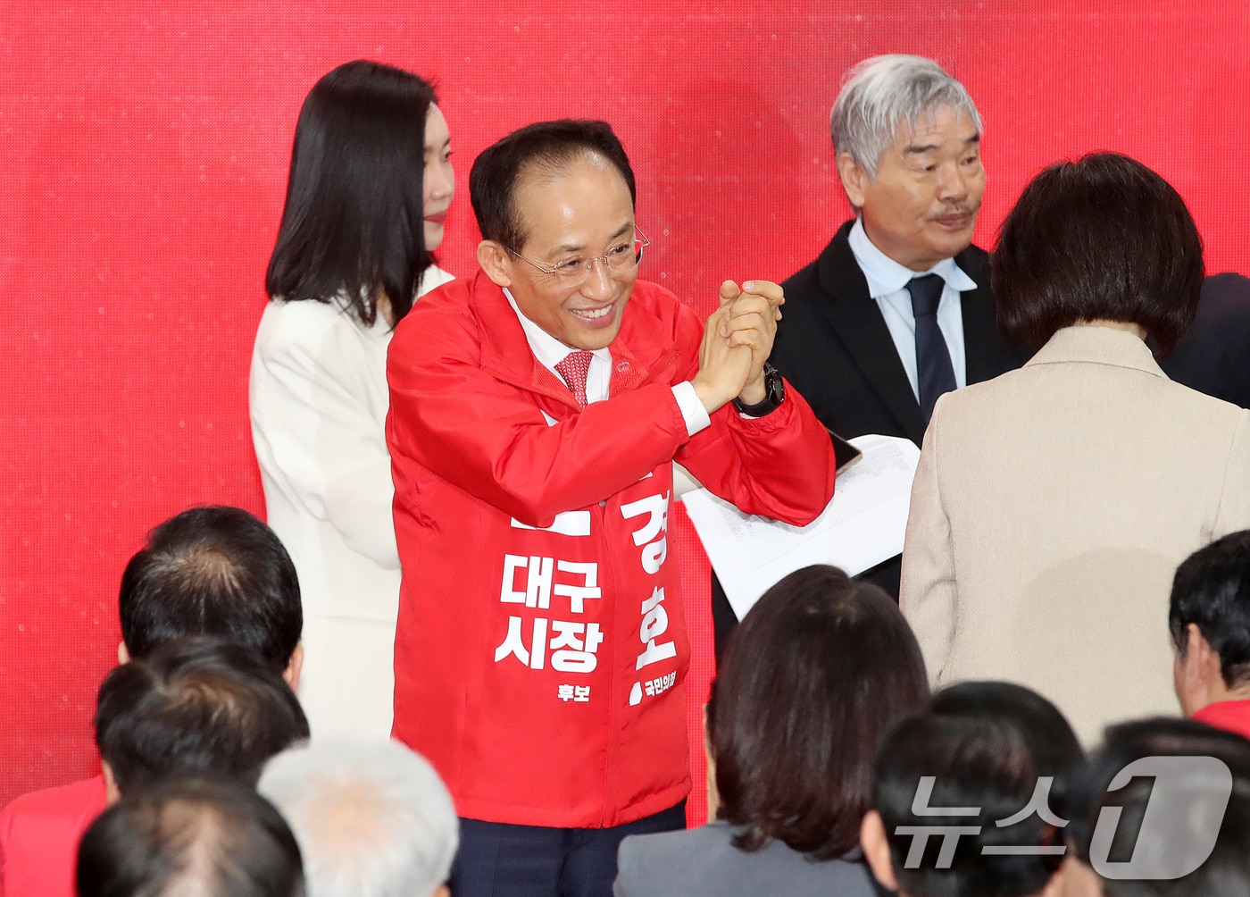 추경호 국민의힘 대구시장 후보가 3일 오후 대구 수성구 선거사무소 개소식에서 인사하고 있다. 2026.5.3 ⓒ 뉴스1 공정식 기자