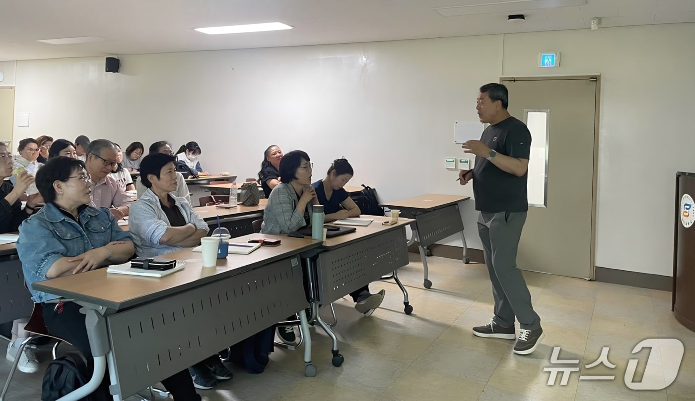  김태완 뉴스1 대전·충남본부 국장이 지난 30일 세한대학교 당진캠퍼스에서 사회복지프로그램 수강생들을 대상으로 강의하고 있다. (세한대학교 제공, 재판매 및 DB금지) / 뉴스1