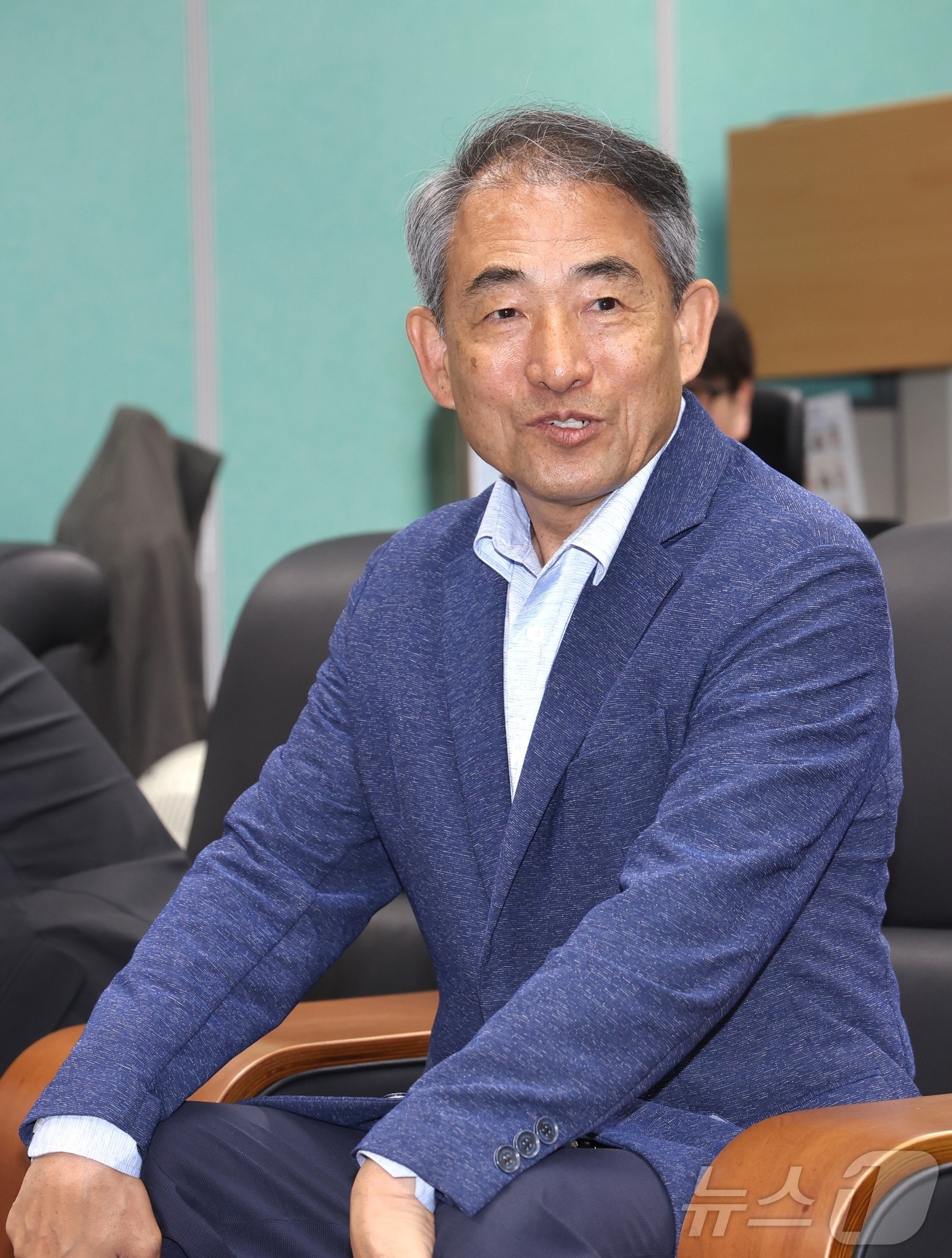 윤준병 더불어민주당 전북도당위원장이 4일 전북 전주시 전북특별자치도의회 기자실에서 간담회를 열고 경선 마무리 소회 및 향후 선거전략을 밝히고 있다. 2026.5.4 ⓒ 뉴스1 유경석 기자