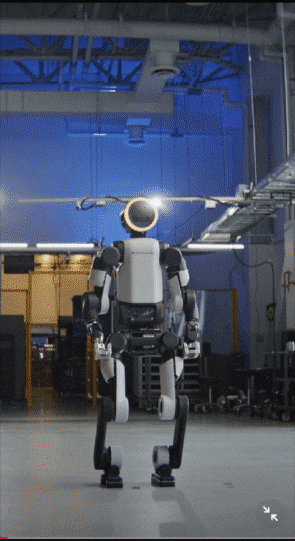 The humanoid robot Atlas / Boston Dynamics YouTube Shorts video capture