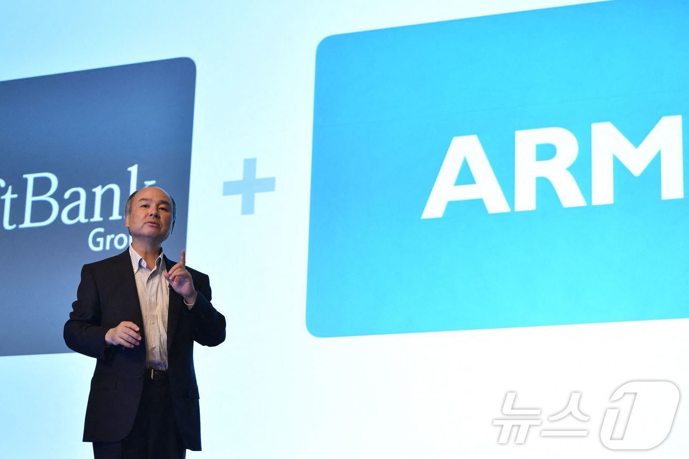 손정의가 품은 반도체 ARM 시간외 주가 12% 폭등…AI 데이터센터 훈풍