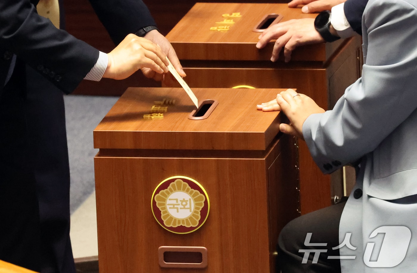 39년 만의 개헌 무산, 국회에서 여야가 끝까지 싸운 진짜 이유