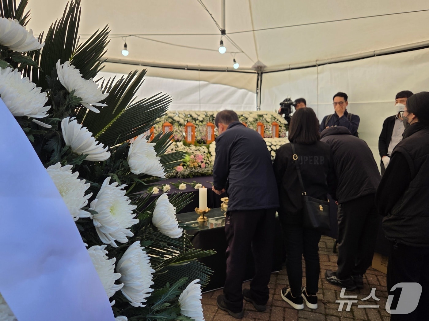 대전 대덕구 문평근린공원에 마련된 안전공업 화재 참사 희생자 합동분향소 ⓒ 뉴스1 김종서 기자