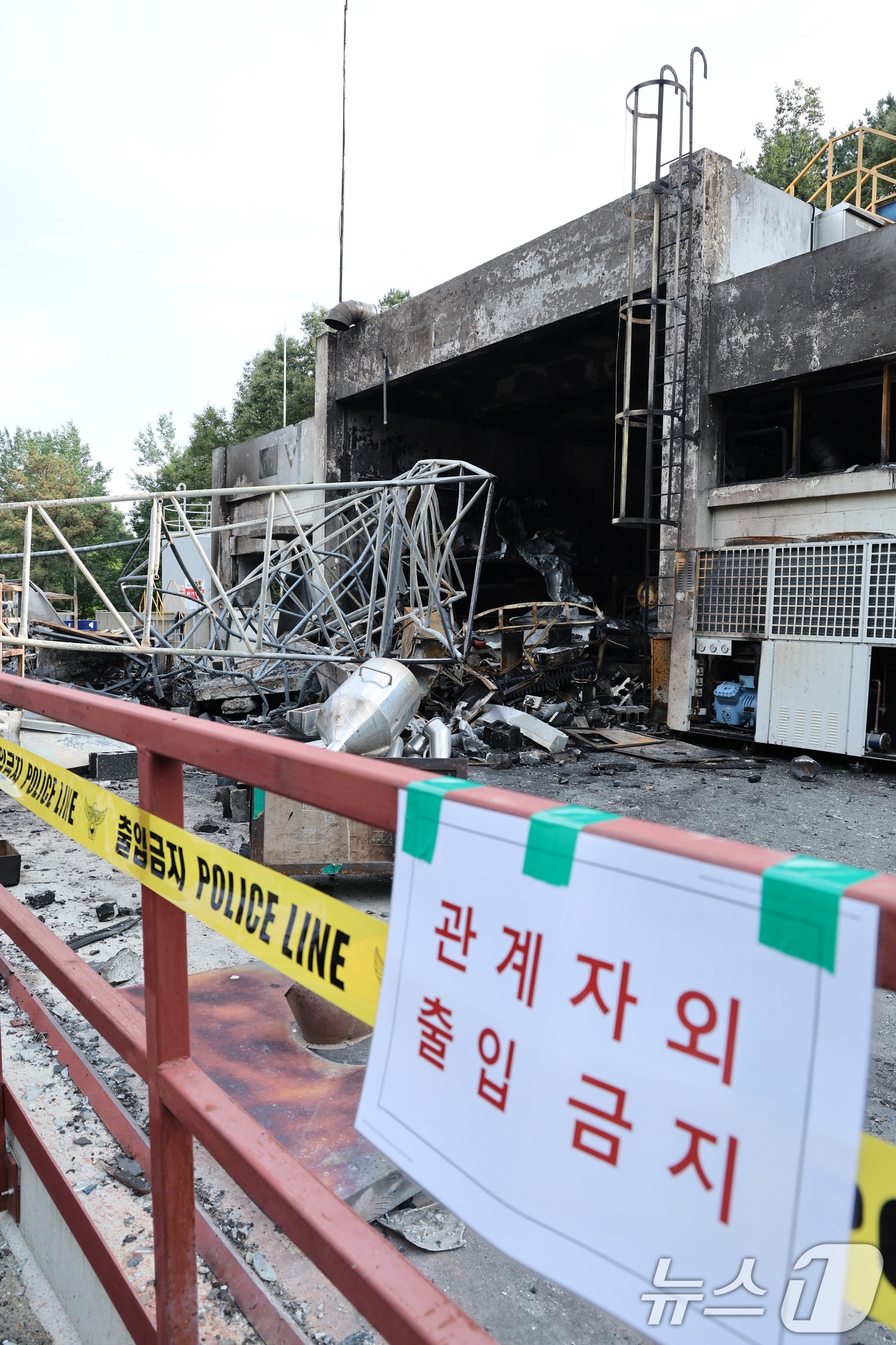 1일 폭발 사고가 발생한 대전 유성구 한화에어로스페이스 대전사업장이 통제되고 있다. 2026.6.1 ⓒ 뉴스1 신웅수 기자