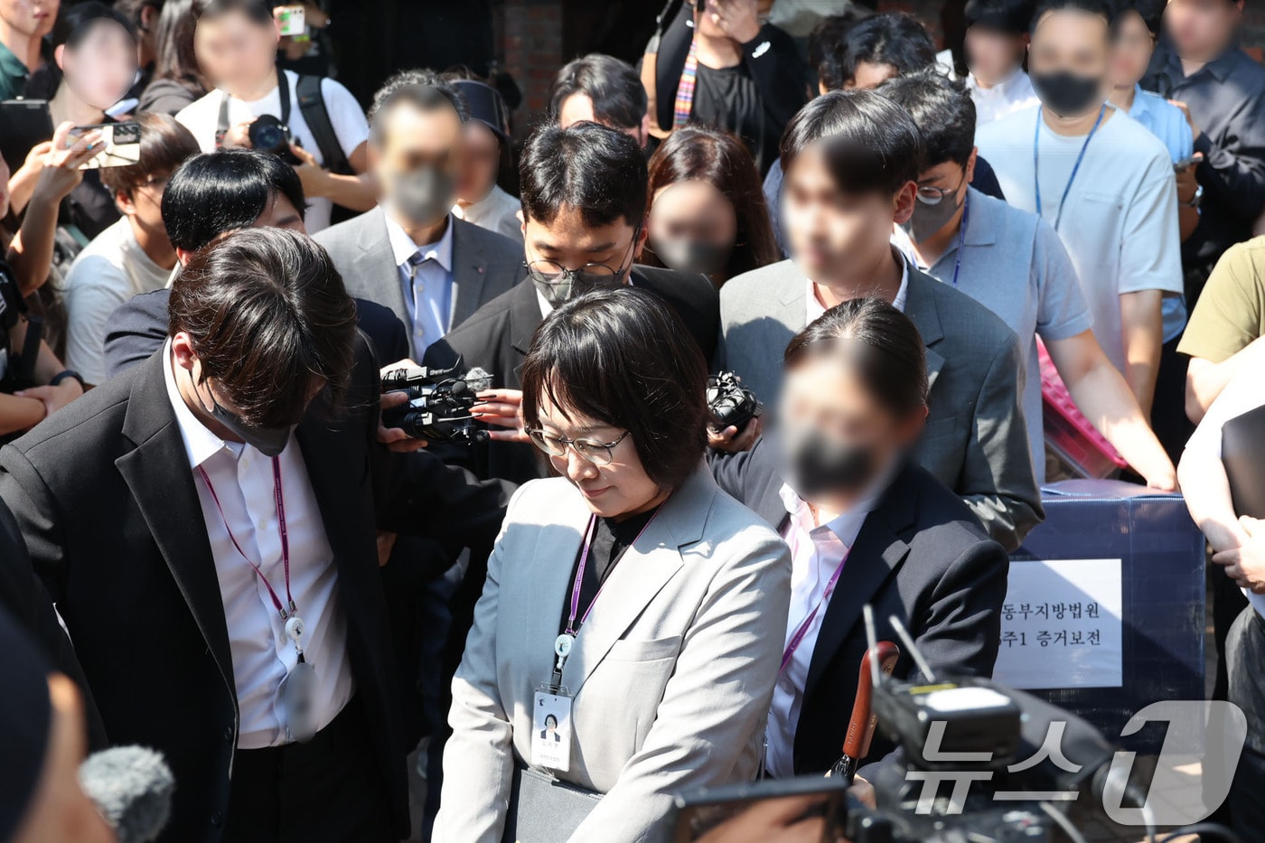합수본, 동부지법 증거보전 담당자 소환...투표용지 보관함 경위 조사 - 뉴스 썸네일 이미지