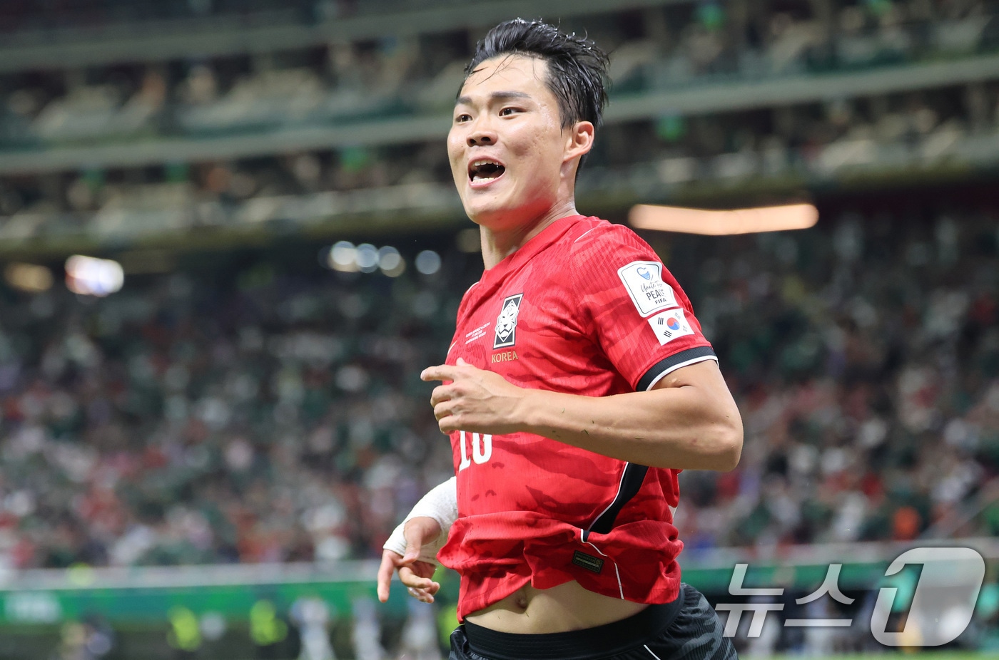 대한민국 축구국가대표팀 오현규가 11일(현지시간) 멕시코 할리스코주 사포판 과달라하라 스타디움에서 열린 2026 북중미 월드컵 A조 조별리그 1차전 대한민국과 체코 경기에서 역전골을 넣고 환호하고 있다. 이날 경기는 대한민국 체코를 상대로 2-1로 승리했다. 2026.6.12 ⓒ 뉴스1 임세영 기자