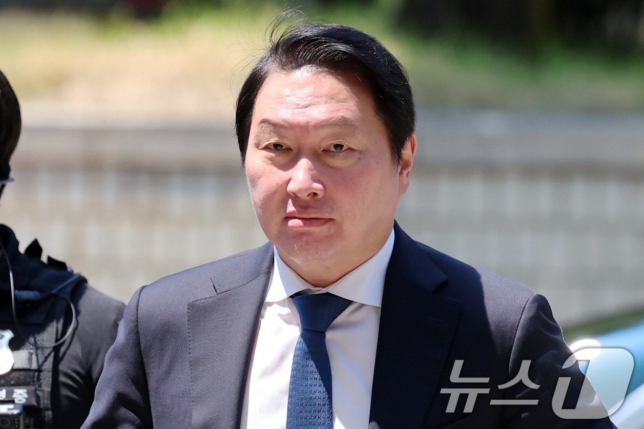'세기의 재산분할' 오늘 결론...재계 "소모적 논쟁 이제 끝내야" - 뉴스 썸네일 이미지