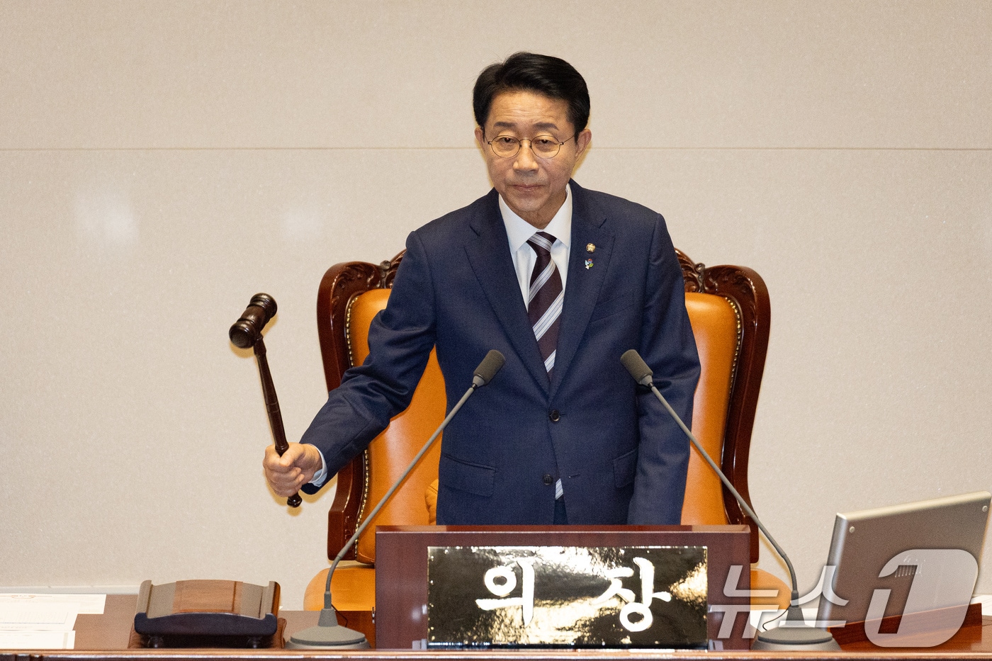 조정식 국회의장이 18일 서울 여의도 국회에서 열린 제436회 국회(임시회) 제3차 본회의에서 의사봉을 두드리고 있다. 2026.6.18 ⓒ 뉴스1 유승관 기자