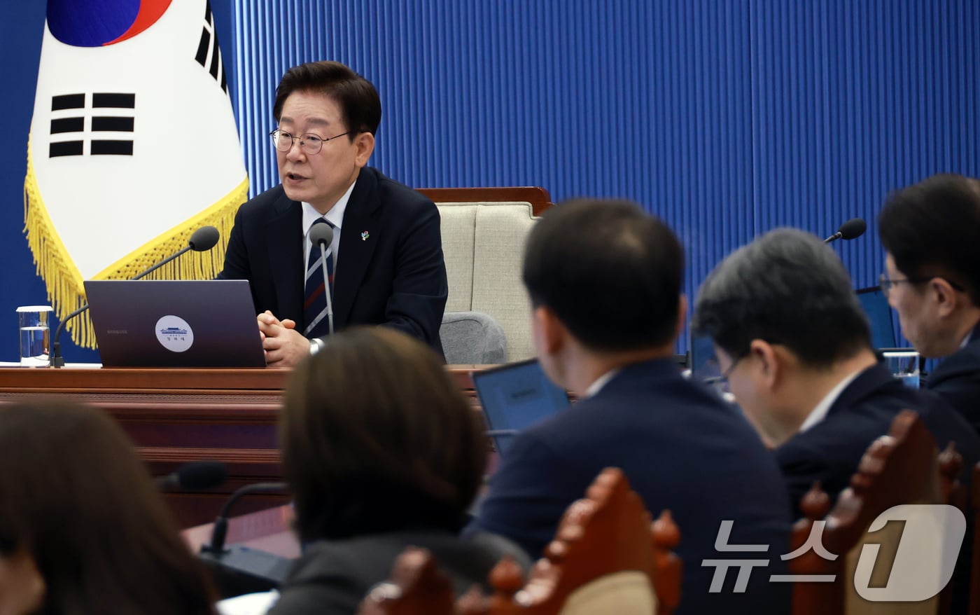 이재명 대통령이 19일 청와대에서 열린 수석보좌관회의에서 발언하고 있다. (청와대통신사진기자단) 2026.6.19 ⓒ 뉴스1 이재명 기자