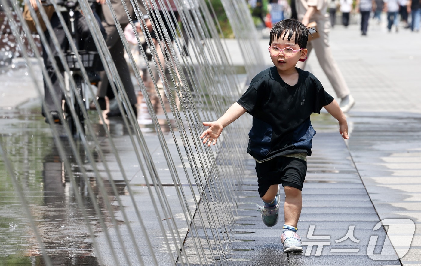 6·3 지방선거 투표일인 3일 충북과 세종은 대체로 맑은 날씨가 이어질 전망이다.(자료사진)/뉴스1