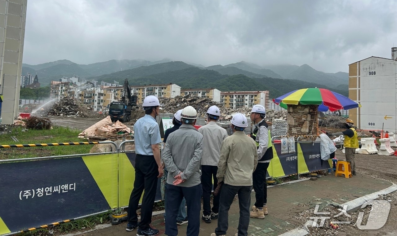 대규모 해체 공사현장.(과천시 제공)
