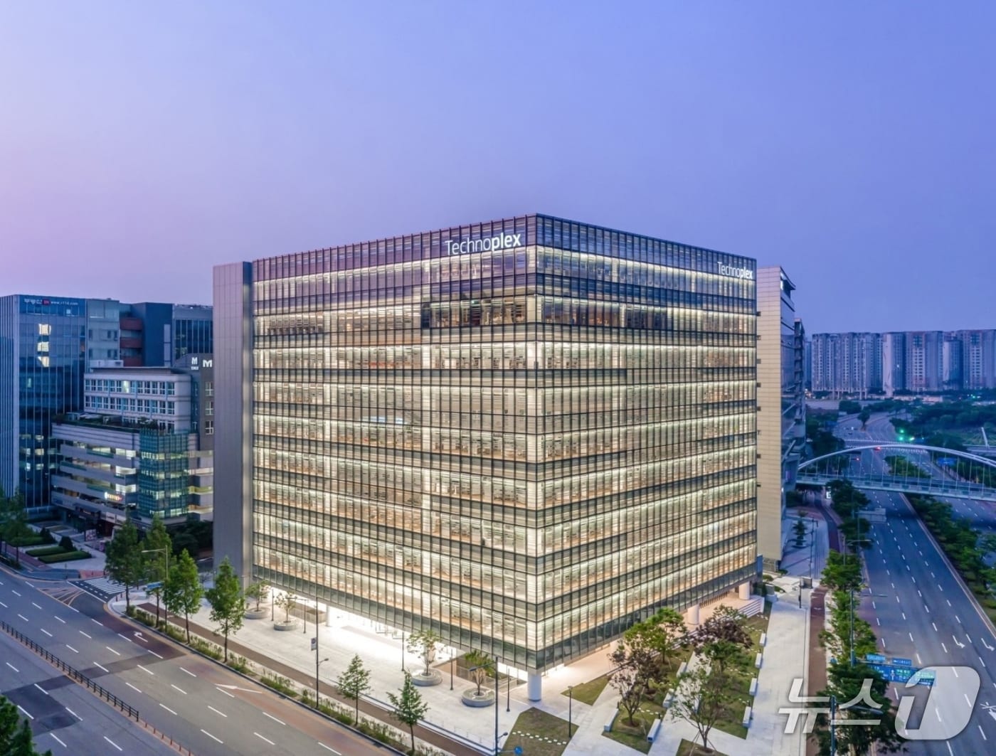 한국앤컴퍼니그룹 본사 테크노플렉스(Technoplex) 외관