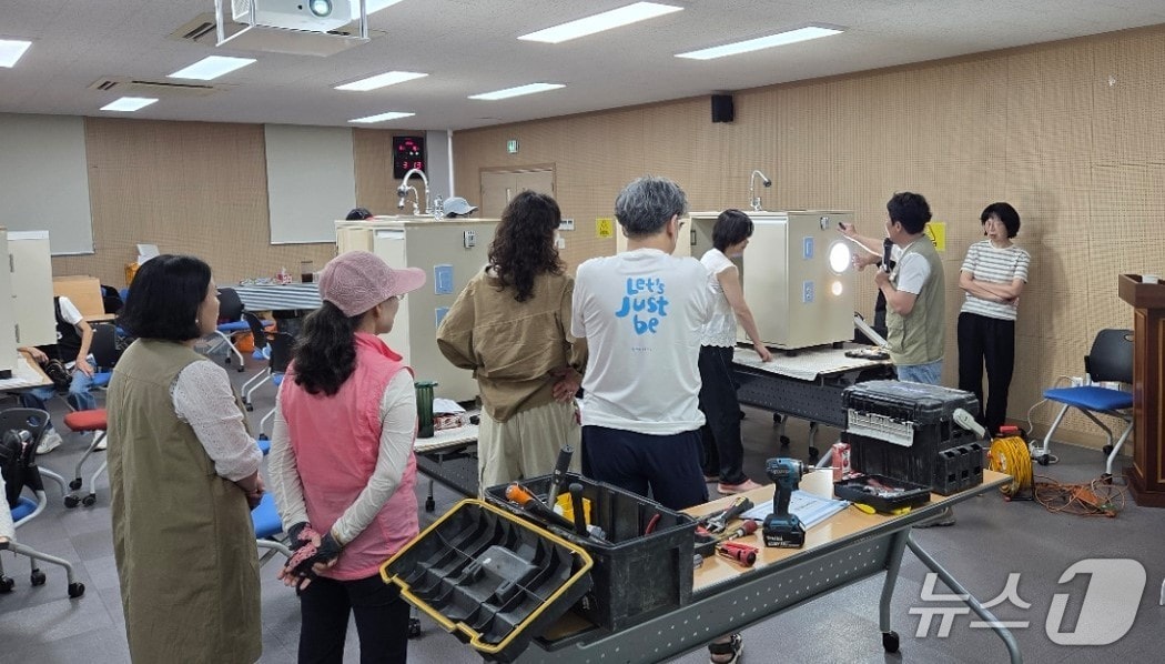 대구 서구는 지난 16일 1인 가구를 대상으로 '홈케어 아카데미' 1회차 교육을 실시했다.(대구 서구 제공. 재판매 및 DB금지)