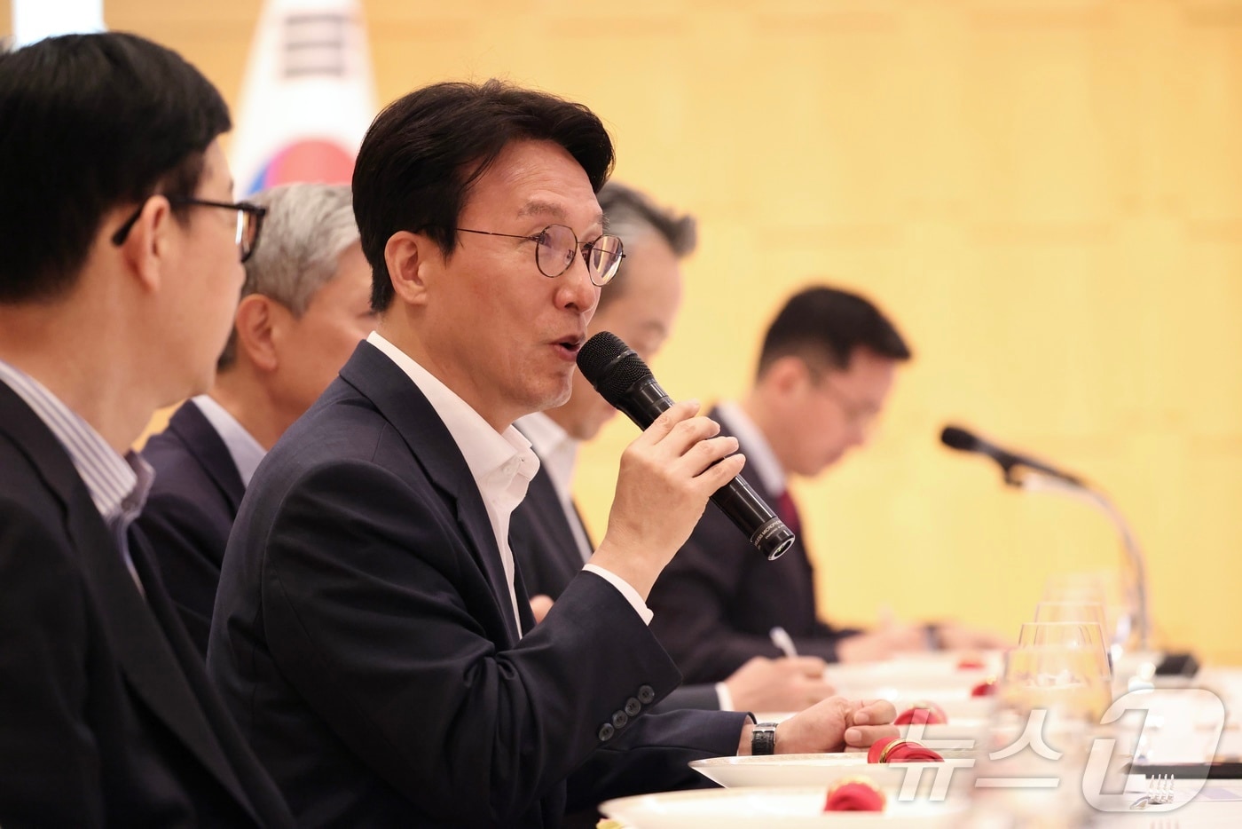 김민석 국무총리가 22일(현지시간) 중국 베이징에서 열린 중국 기업인 간담회에서 인사말을 하고 있다. (국무총리실 제공. 재판매 및 DB 금지) 2026.6.22 ⓒ 뉴스1