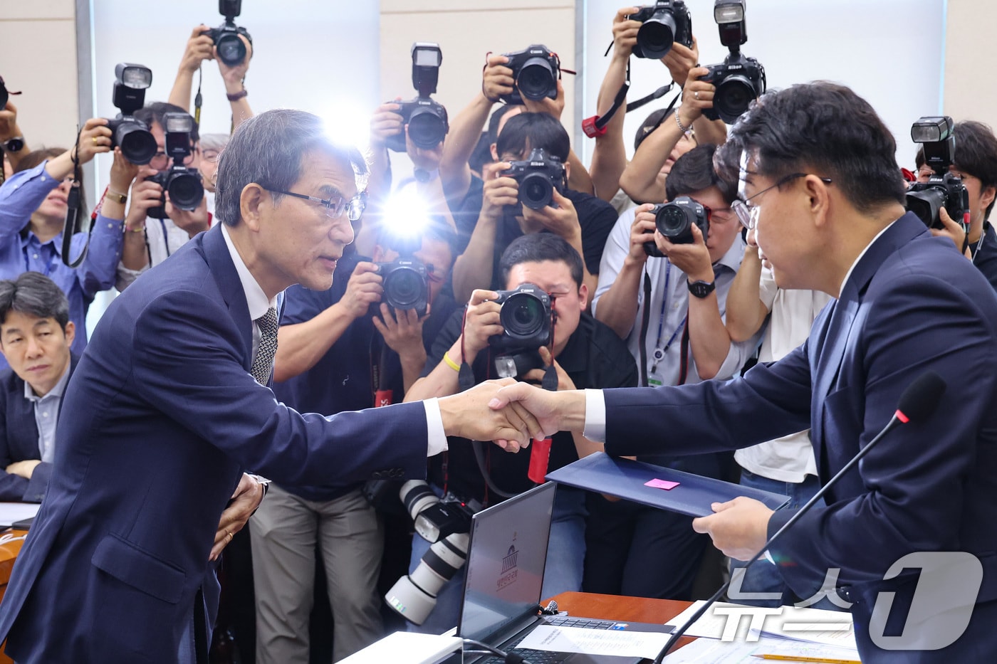 국조특위 2차 기관 보고 실시