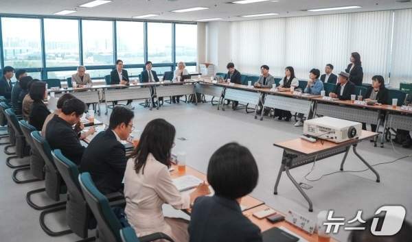 전주시장직 인수위 회의 모습.(인수위 제공, 재판매 및 DB 금지)/뉴스1