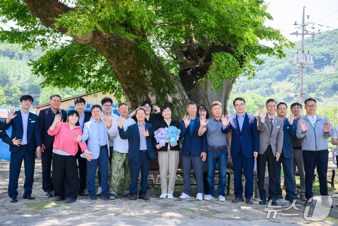 송미령 장관이 지난달 17일 남해군을 방문해 로컬푸드 직매장 등을 점검했다(남해군 제공. 재판매 및 DB금지).