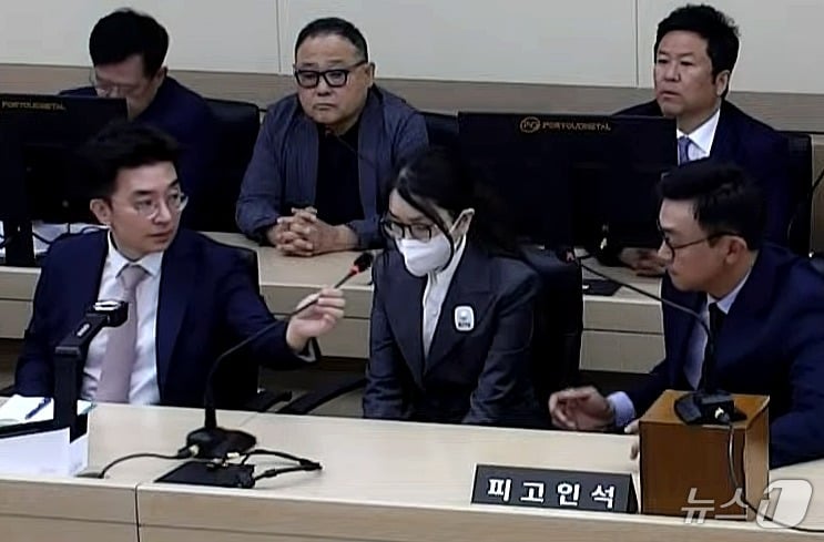 김건희 여사가 26일 서울 서초구 중앙지방법원에서 열린 특정범죄가중처벌등에관한법률위반(알선수재) 부정청탁및금품등수수의금지에관한법률위반 증거인멸 등에 대한 선고 공판에 출석해 발언하고 있다. (서울중앙지방법원 제공. 재판매 및 DB 금지) 2026.6.26 ⓒ 뉴스1 이호윤 기자