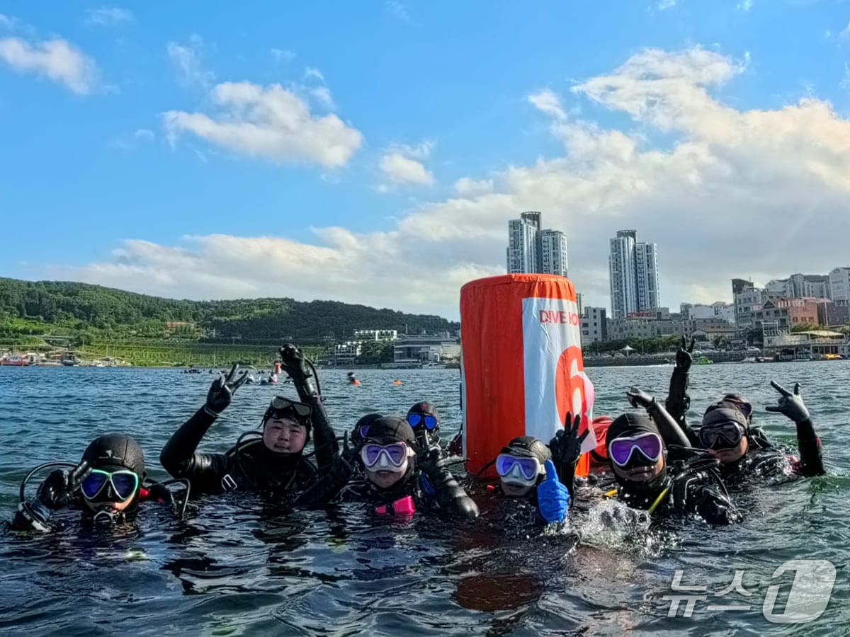 '목원다이버스'가 경남 통영시 죽림만 내죽도 수변공원 일원에서 열린 수중정화 캠페인 '바다를 구하는 60분의 기적, 다이브 아워(Dive Hour) 2026 : 통영 300'에 참여했다.(목원대 제공.재판매 및 DB금지)/뉴스1