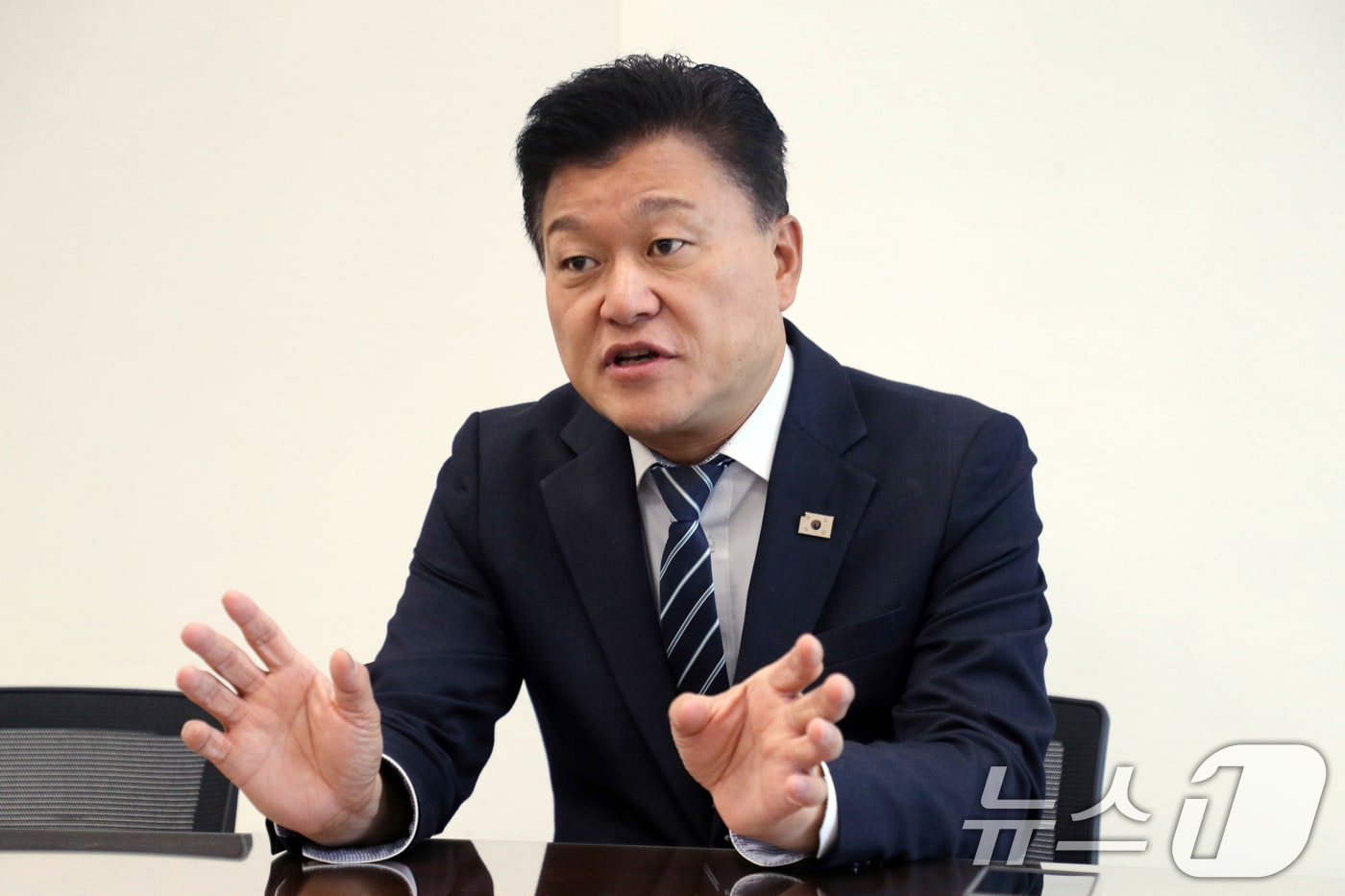 신용한 충북지사.