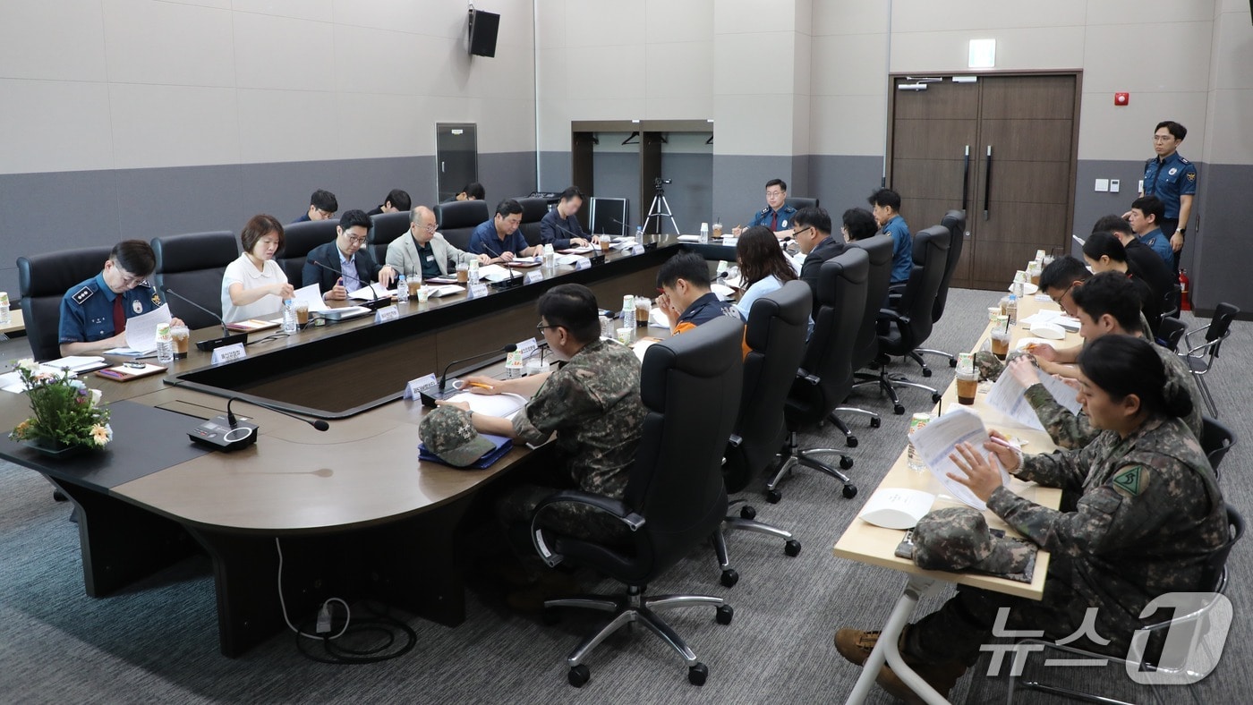 울산경찰청이 30일 국가정보원, 원자력안전위원회 등과 함께 울산 울주군 UECO에서 2026년 방사능테러대응 관계기관 합동 도상훈련을 가졌다.(울산경찰청 제공. 재판매 및 DB금지)/뉴스1