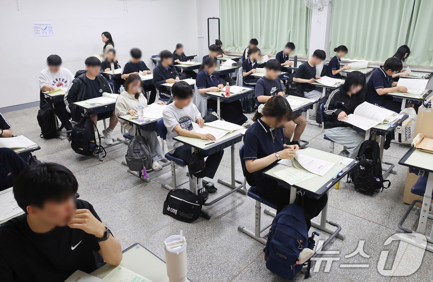 [6월 모평] "영어, 작년 '불수능'보단 쉬웠지만 일부 변별력"(종합) - 뉴스 썸네일 이미지