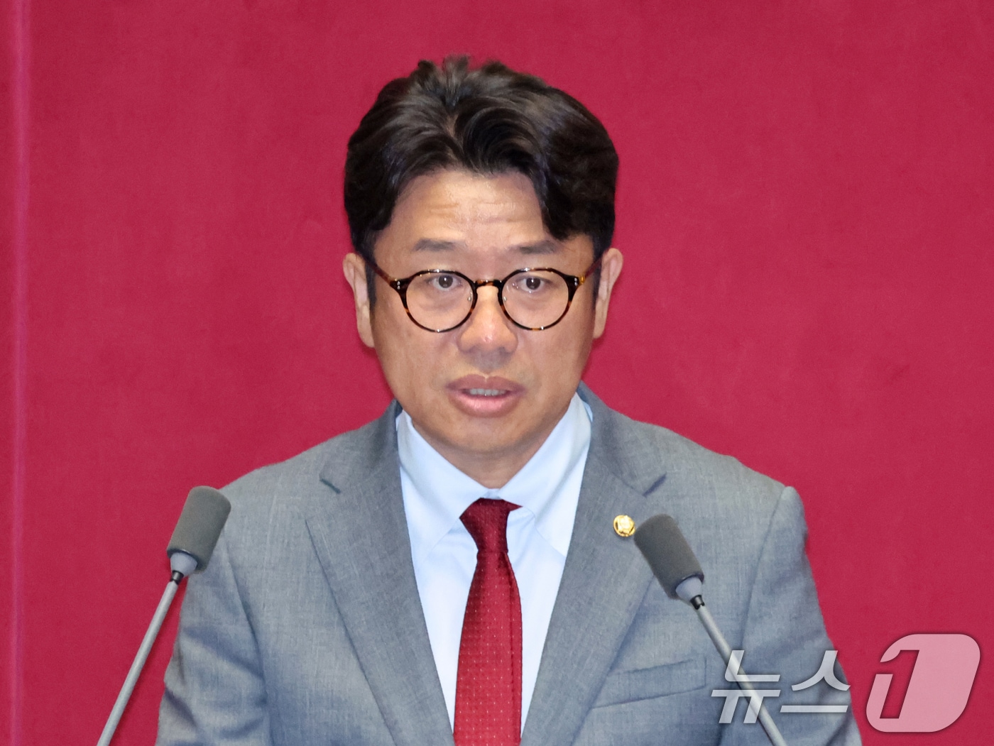 6·3 재보궐선거로 당선된 유의동 국민의힘 의원이 5일 서울 여의도 국회에서 열린 제436회 국회(임시회) 제1차 본회의에 참석해 인사말을 하고 있다. 2026.6.5 ⓒ 뉴스1 황기선 기자