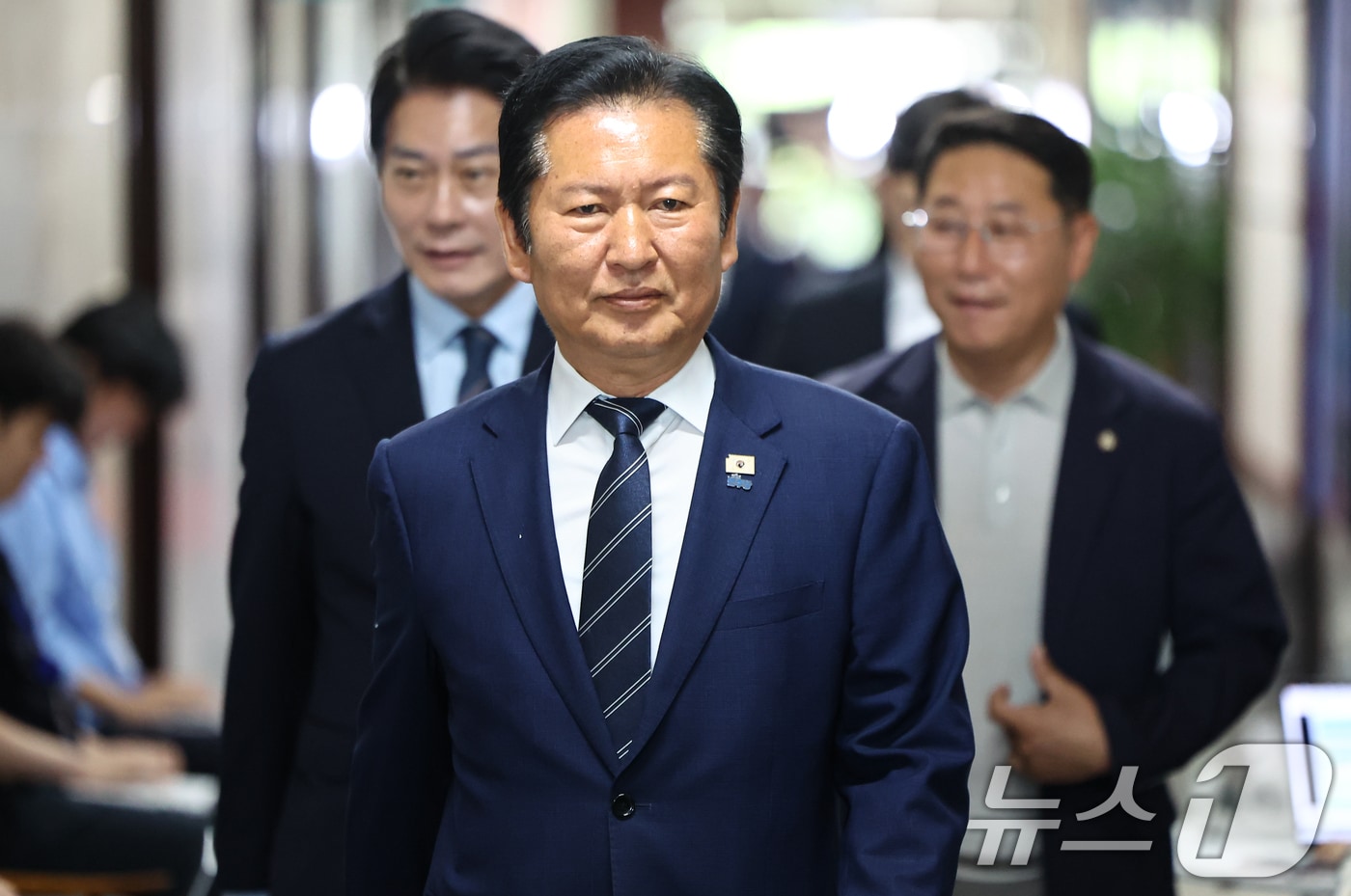 정청래 더불어민주당 대표가 8일 서울 여의도 국회에서 열린 비공개 최고위원회의에 참석하고 있다. 2026.6.8 ⓒ 뉴스1 김도우 기자