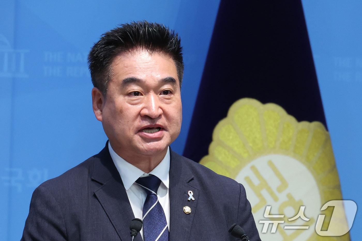 최혁진 무소속 의원이 8일 서울 여의도 국회 소통관에서 더불어민주당 복당 기자회견을 하고 있다. 2026.6.8 ⓒ 뉴스1 신웅수 기자